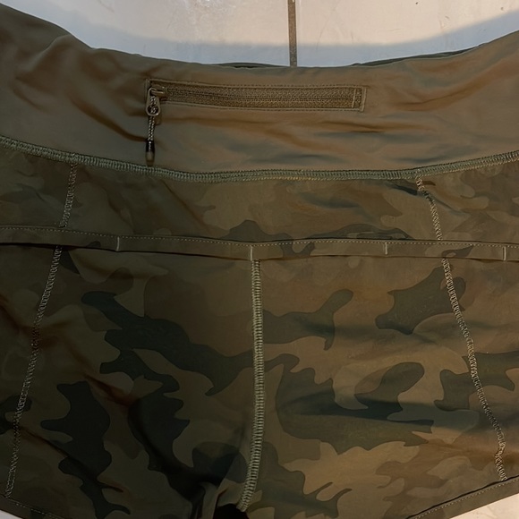 Lululemon Speed Shorts *CAMO PRINT - Picture 6 of 6